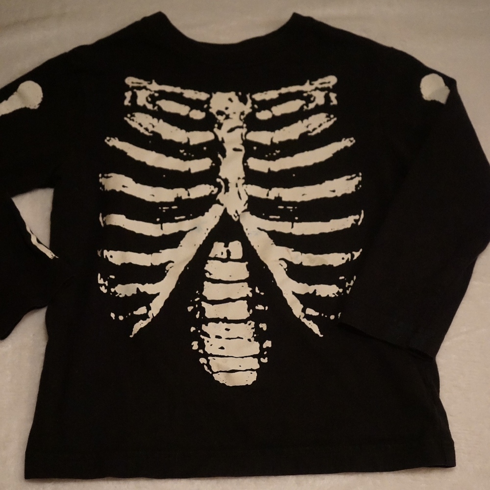 Halloween shirt. Size 4