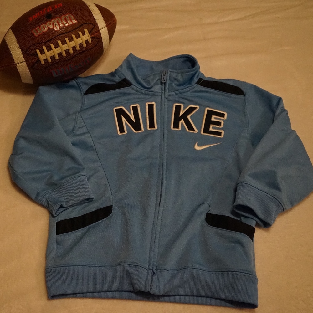 NIKE sweatshirt. size 4