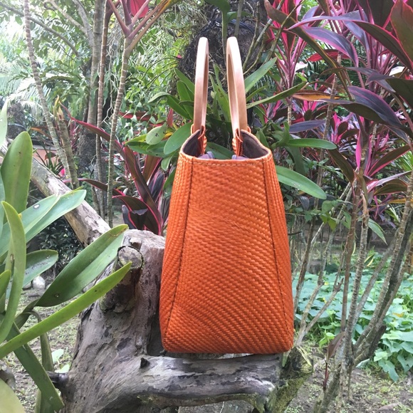 Orange Buntal Round Wooden Handle Tote Handbag - Picture 7 of 8