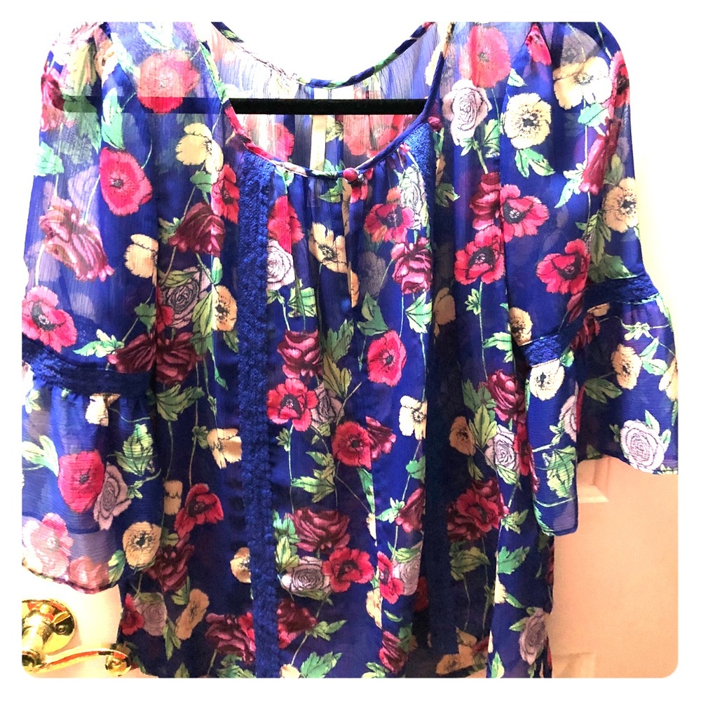 Drsssy top by Loren Conrad. Medium