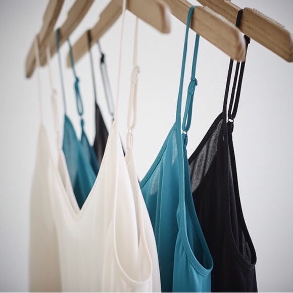 Aritzia Wilfred Free Cropped Cami - Picture 4 of 6