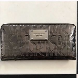 Michael Jet Set metallic grey wallet