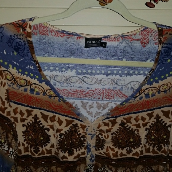 Top - Picture 2 of 2