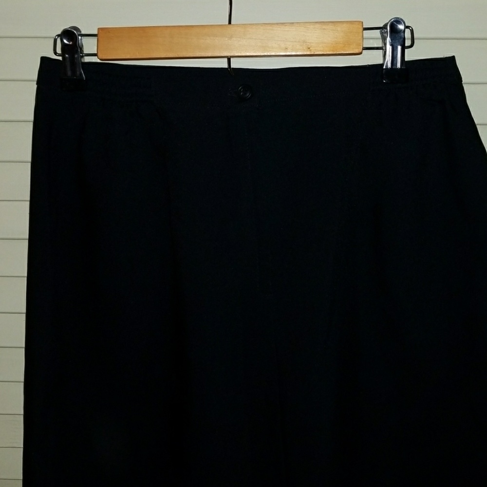 Skirt - Picture 2 of 2