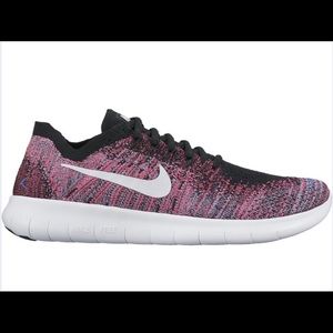 Nike Women’s Flyknit Running Sneaker