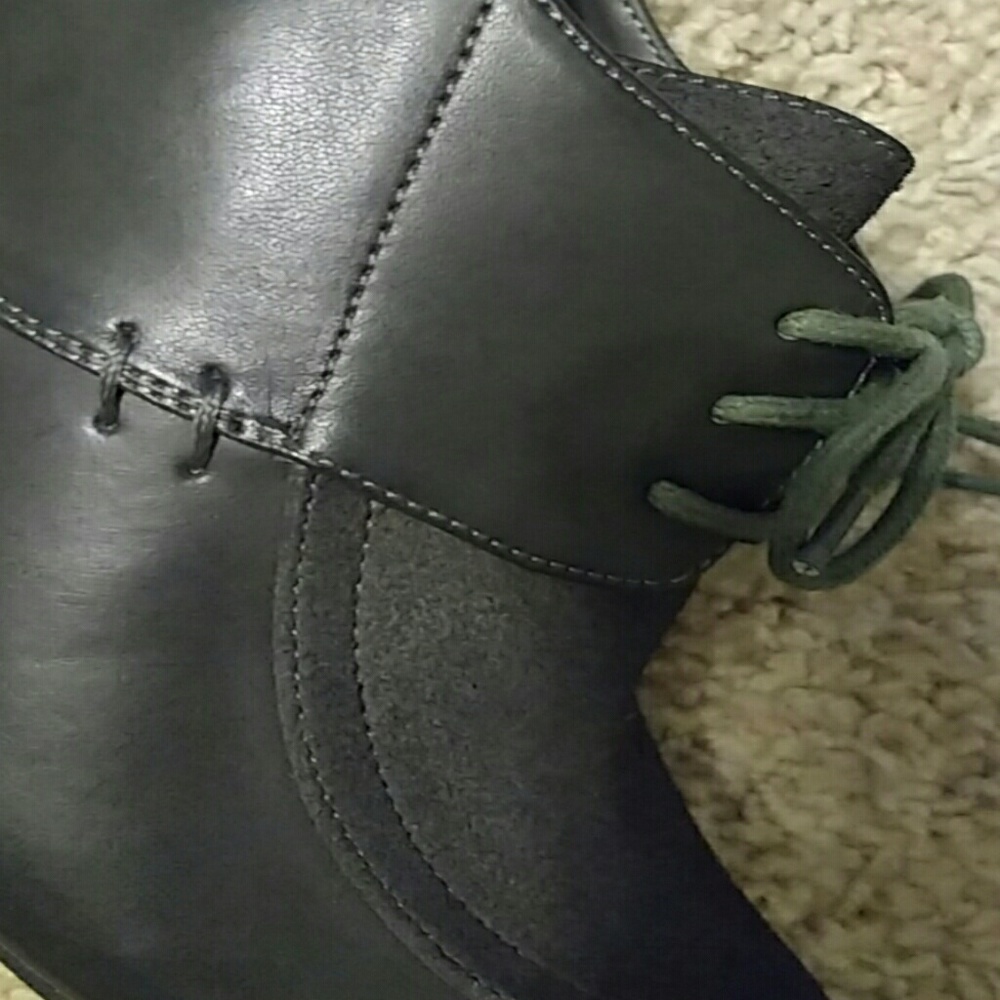 Shoes - Picture 4 of 5