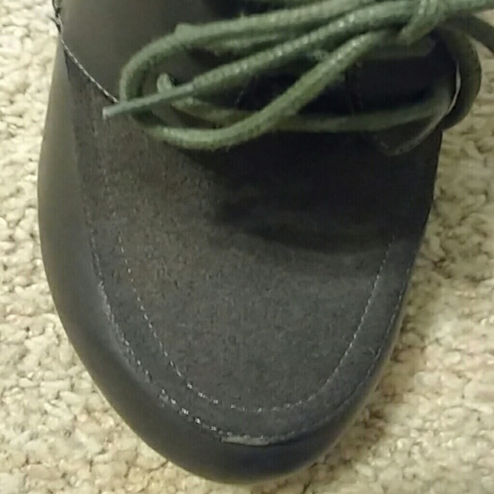 Shoes - Picture 5 of 5