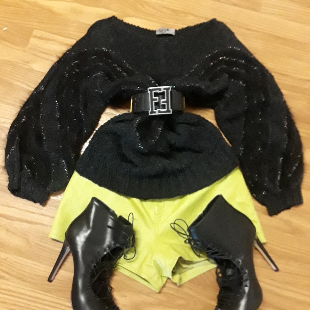 Sweater - Picture 2 of 6