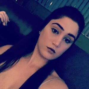 Meet your Posher, Dianela