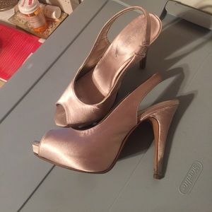 Lulu Townsend Champagne Peep Toe Pumps size 7.5