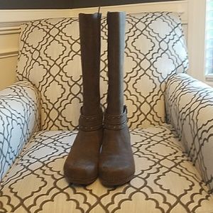 Never been worn Dansko boots!