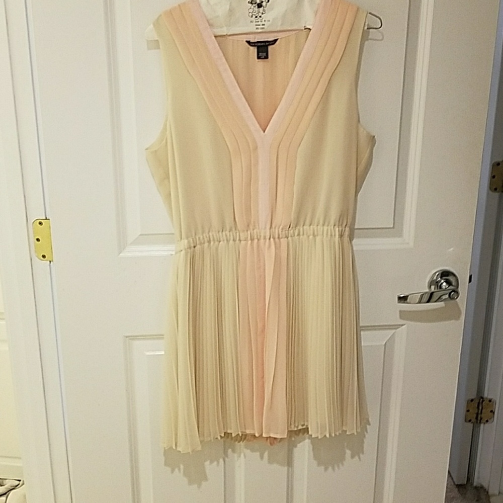 Sleeveless dress
