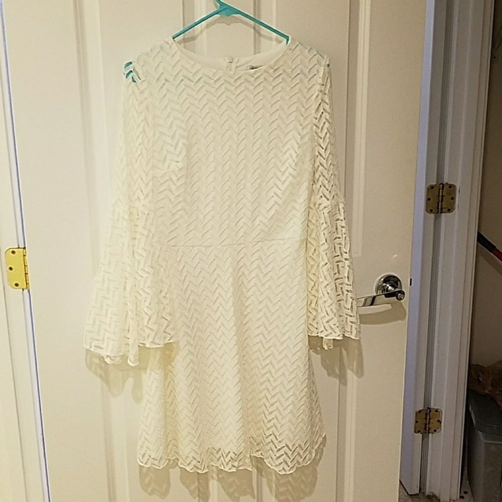 Bell sleeve dress