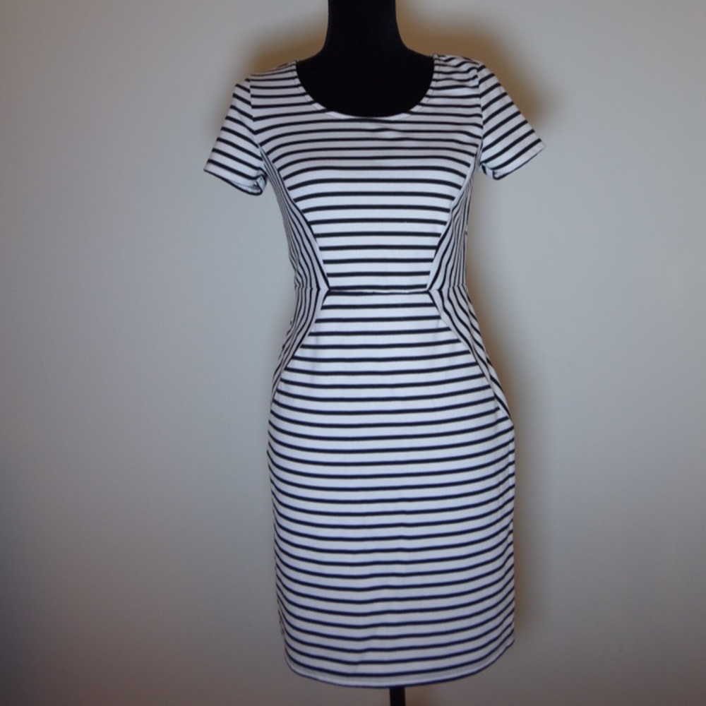 Flattering dress that will hug all of your curves