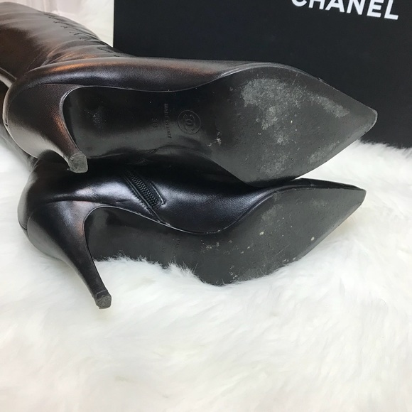 FIRM PRICE Chanel Runway Quilted Chain Boots - Picture 5 of 7