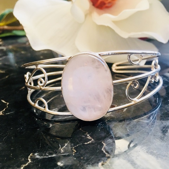 ⚜️Oversized Rose Quartz Cuff Bracelet⚜️ - Picture 2 of 8