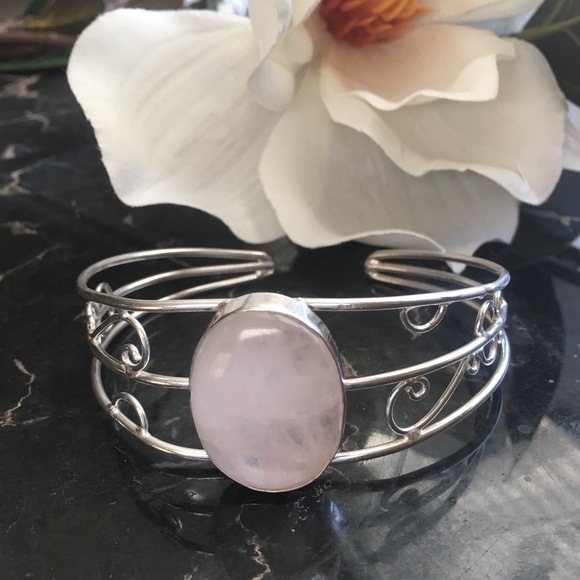 ⚜️Oversized Rose Quartz Cuff Bracelet⚜️ - Picture 3 of 8