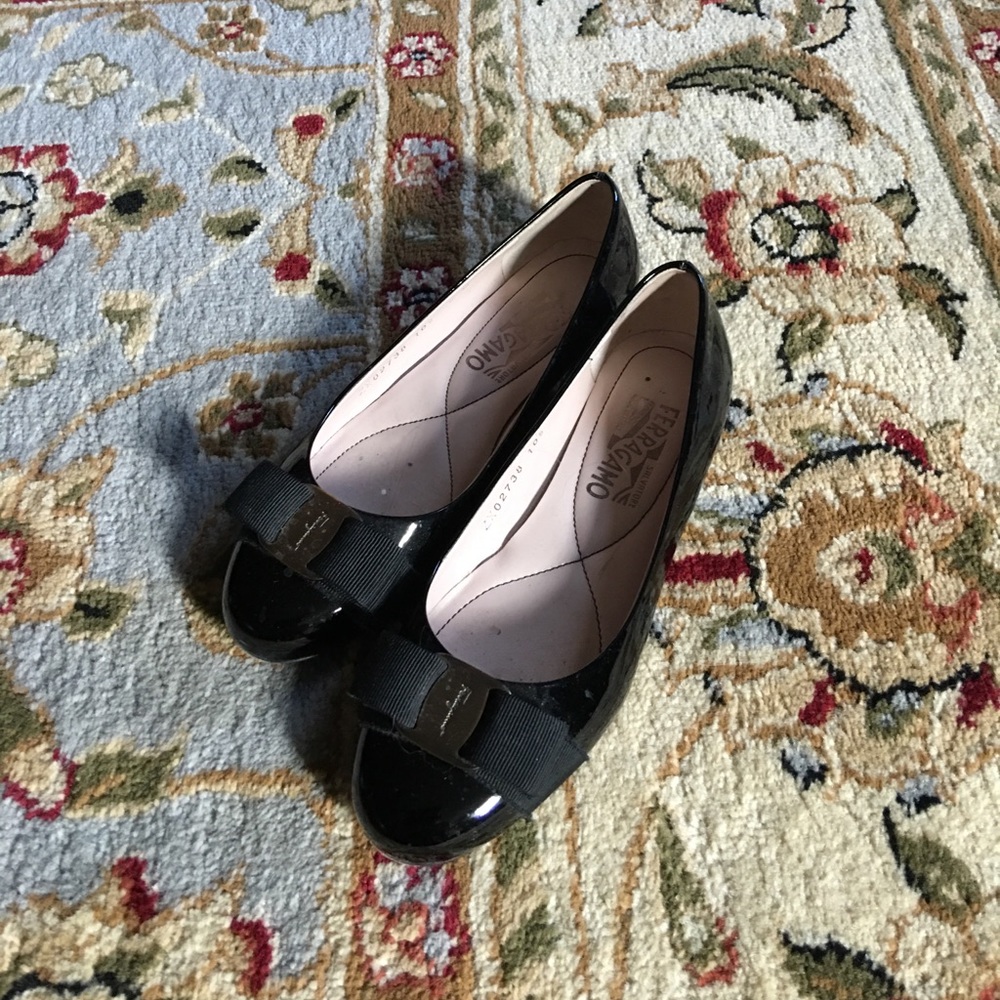 Size 5 black patent leather Ferragamo flats
