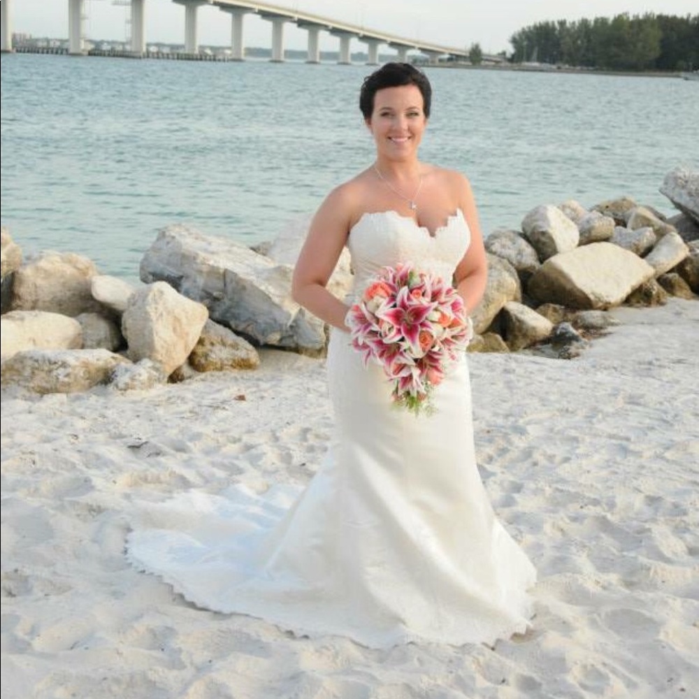 Wedding dress
