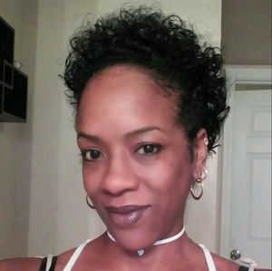 Meet your Posher, Naomi