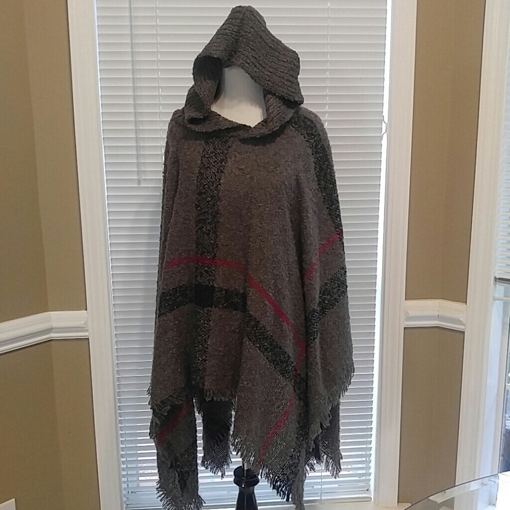 ✨Price drop✨Hooded Poncho