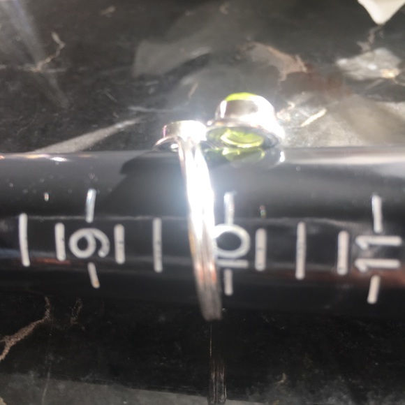 ⚜️Dual Stone Peridot Ring Size 10⚜️ - Picture 4 of 4