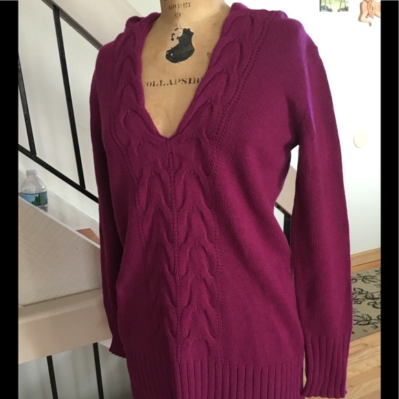 Sweater - Picture 1 of 4