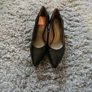 Life Stride snake skin black pumps