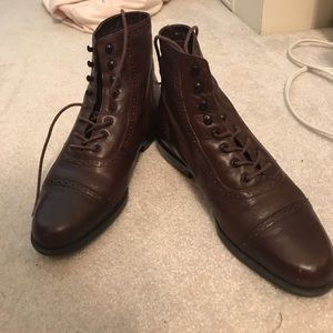 VINTAGE 80s lace up booties