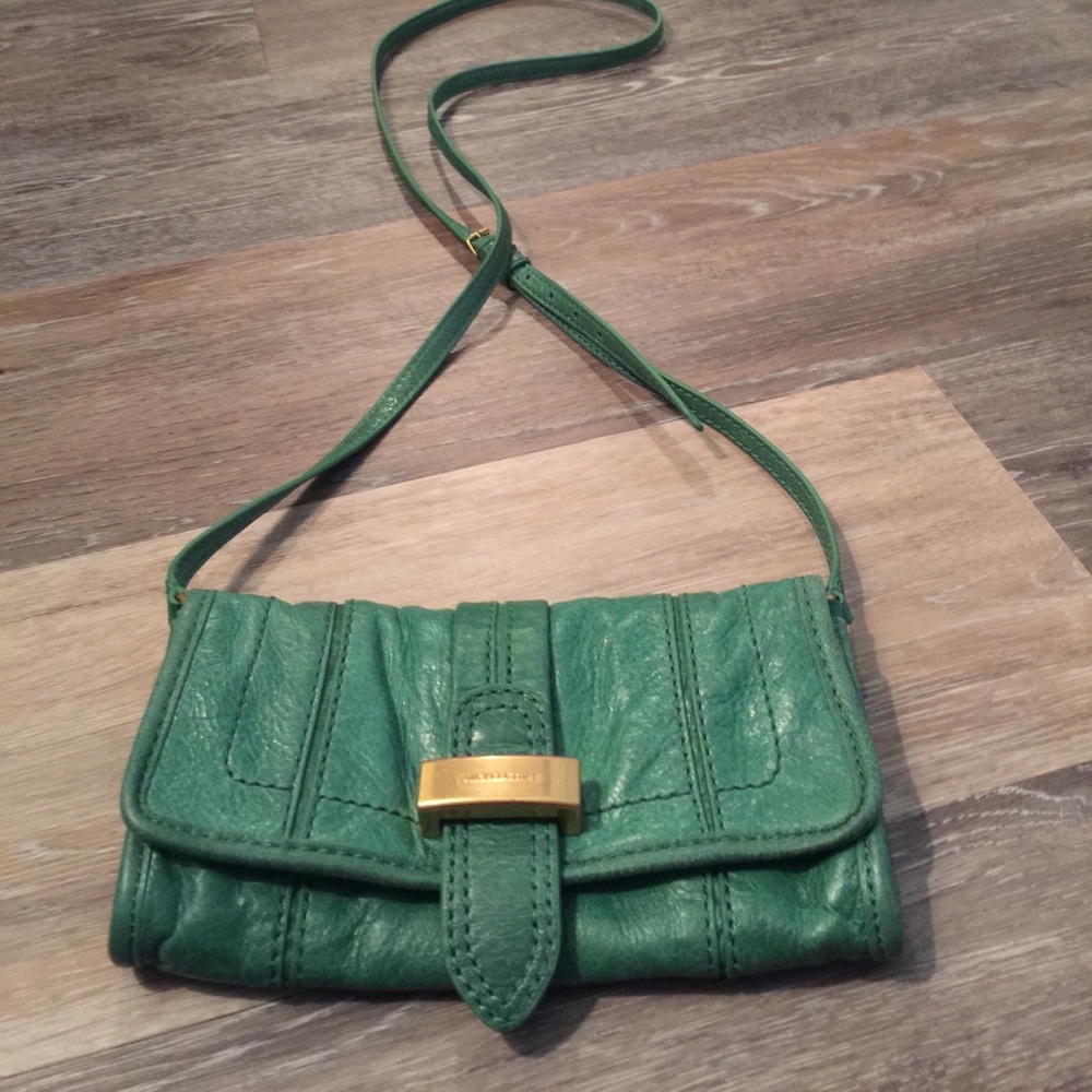 JUICY COUTURE🌺green leather clutch/crossbody