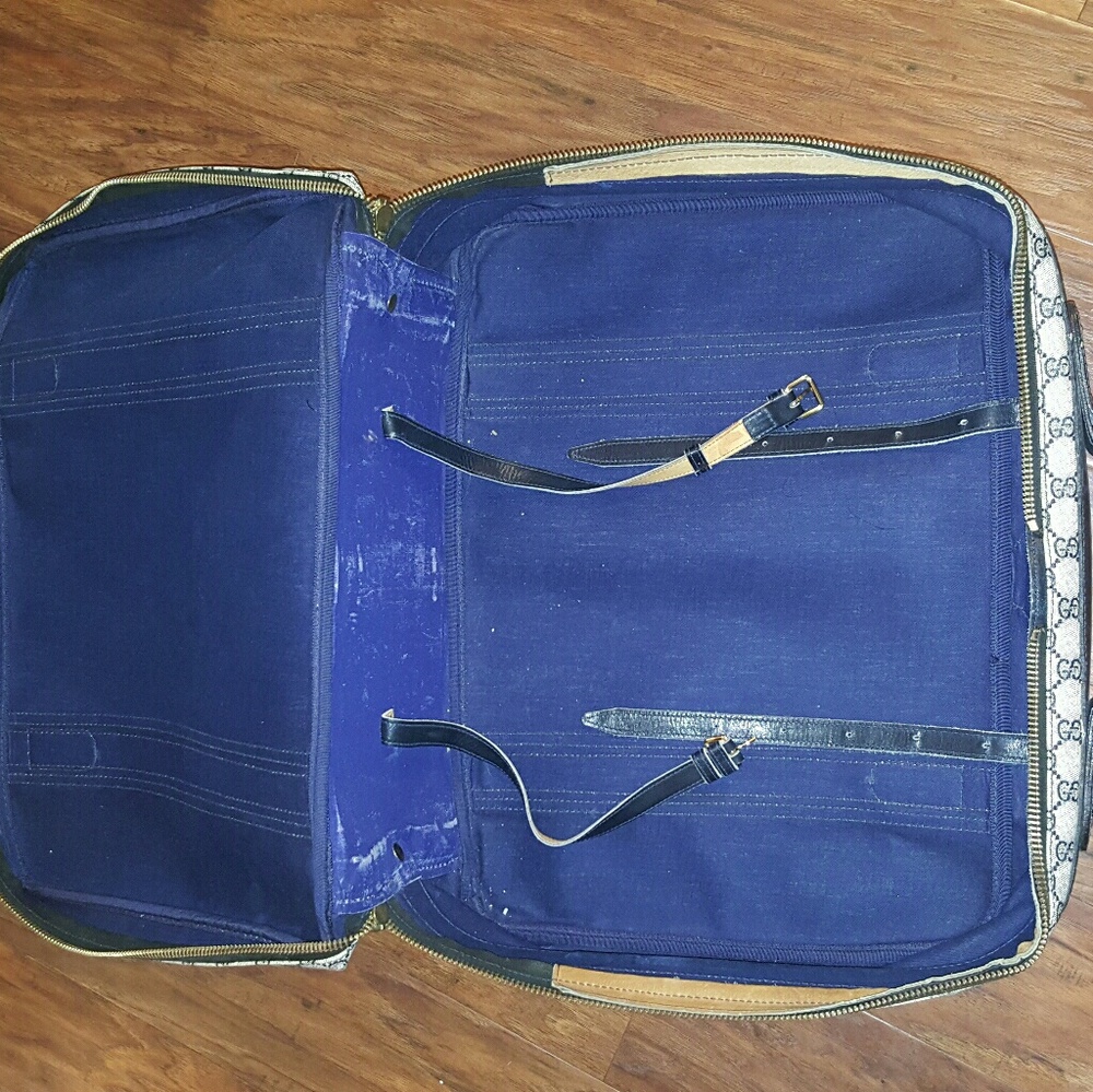 **SOLD! Authentic Vintage Gucci Blue Luggage Set - Picture 8 of 8