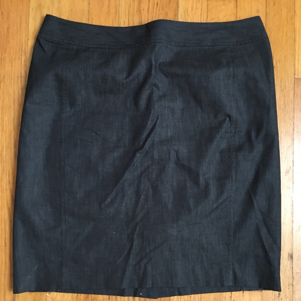 LOFT Pencil Skirt Like New Size 12P