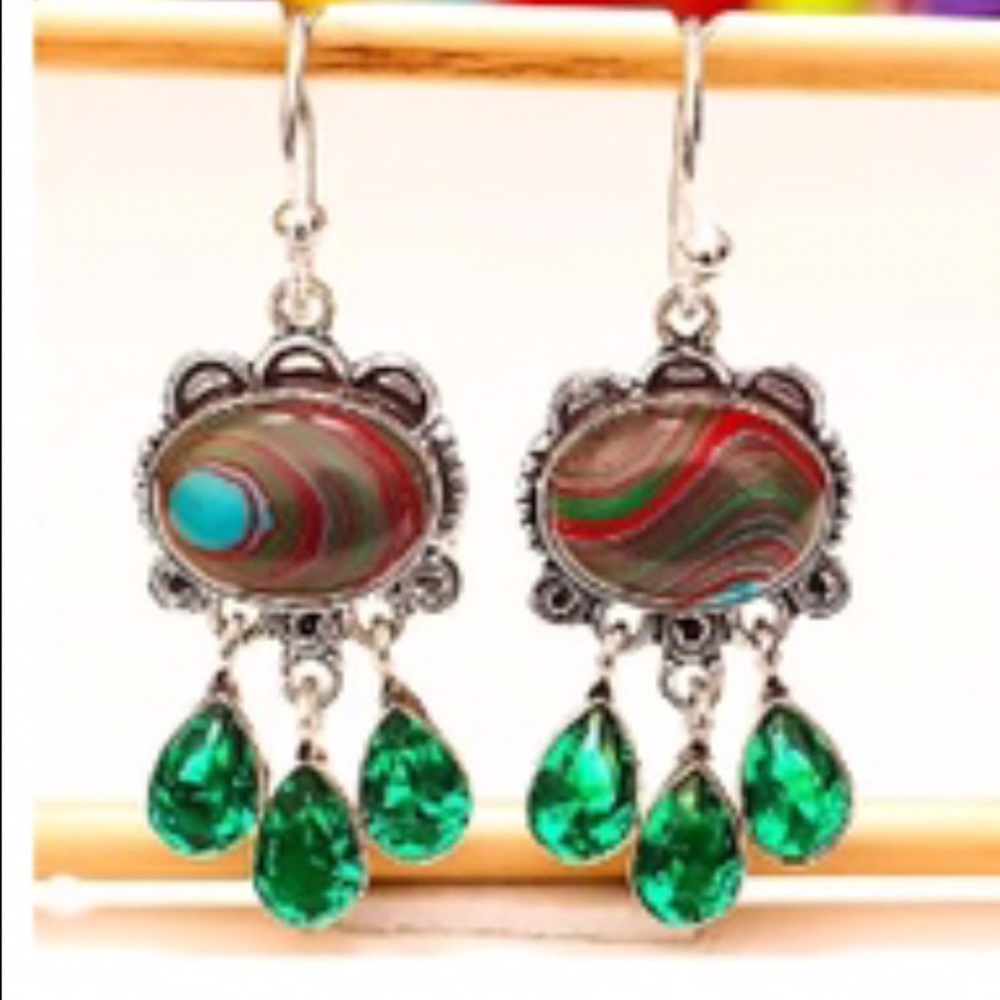 ⚜️Rainbow Calsilica with green quartz earrings⚜️