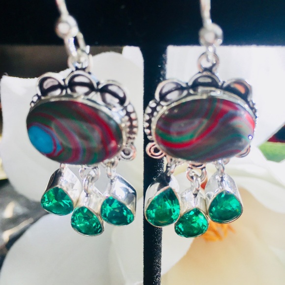 ⚜️Rainbow Calsilica with green quartz earrings⚜️ - Picture 2 of 7