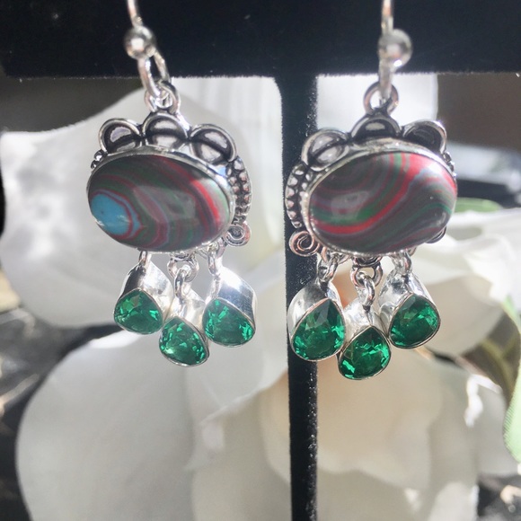 ⚜️Rainbow Calsilica with green quartz earrings⚜️ - Picture 4 of 7
