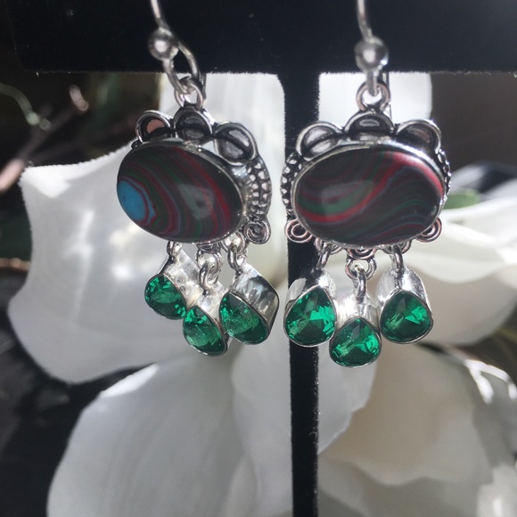 ⚜️Rainbow Calsilica with green quartz earrings⚜️ - Picture 5 of 7