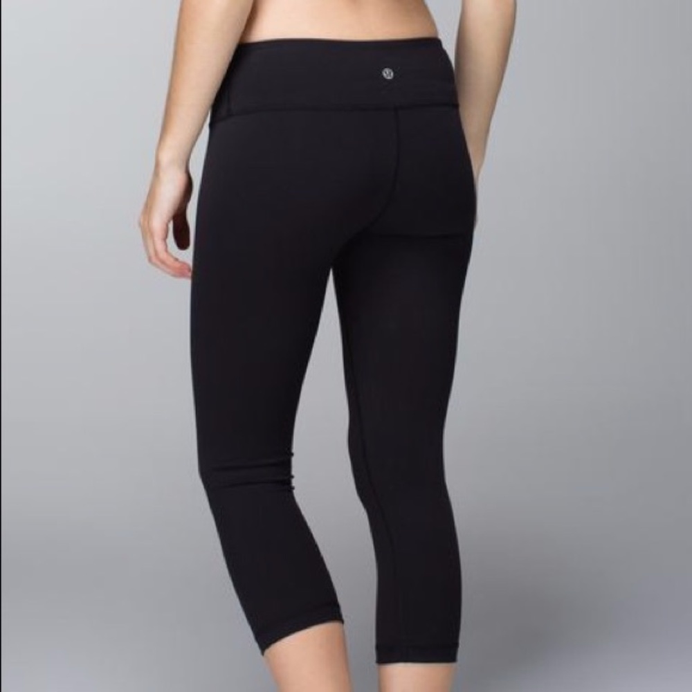 Lululemon Black Luxtreme Wunder Under Crops