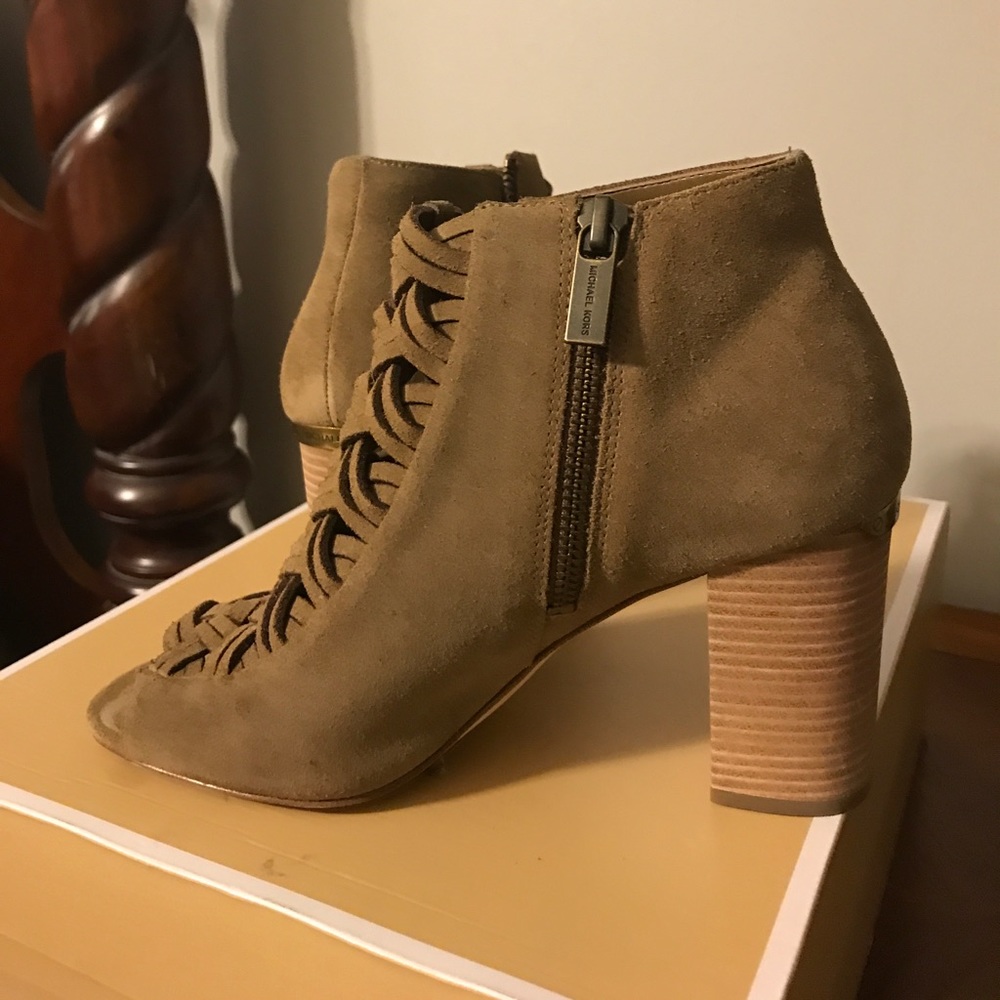 Booties - Picture 4 of 5