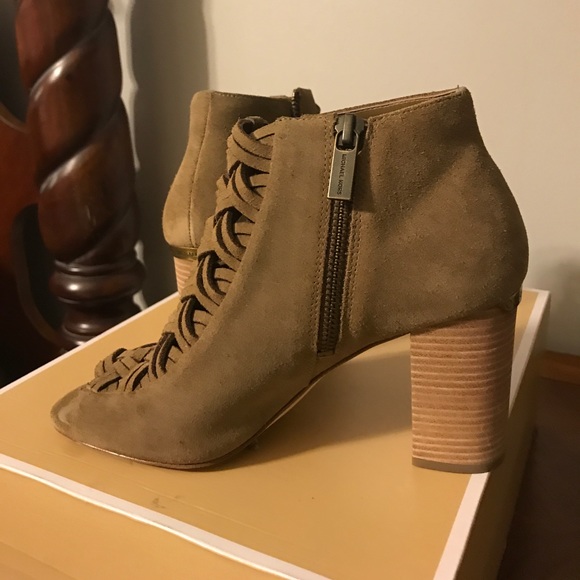 Booties - Picture 4 of 5