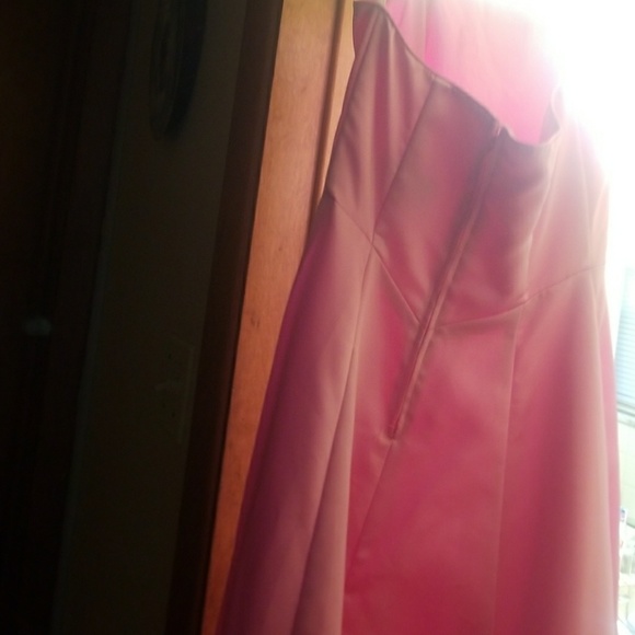 Bridesmaids gowns - Picture 4 of 6