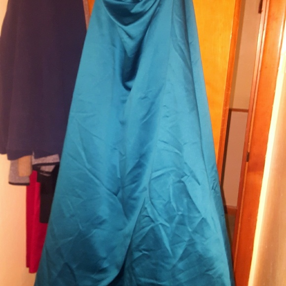 Bridesmaids gowns - Picture 6 of 6