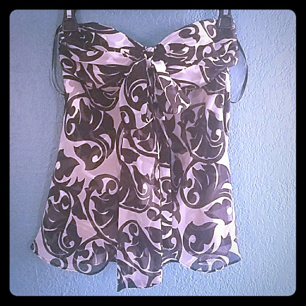 Strapless black and white