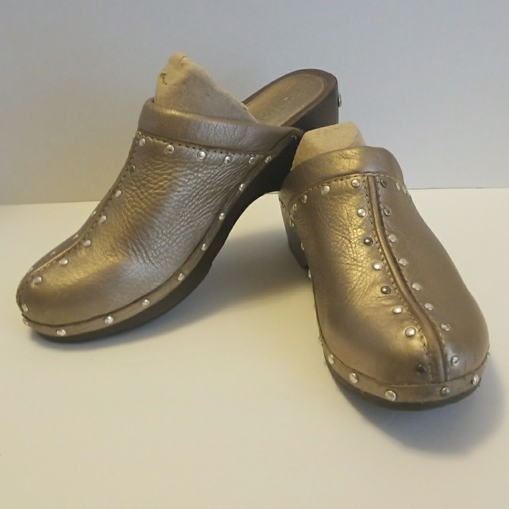 Platinum Michael Kors Clogs