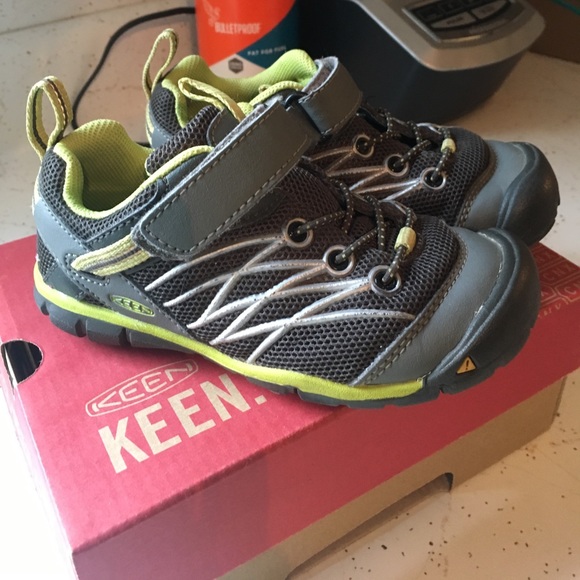 keen chandler waterproof cnx shoes