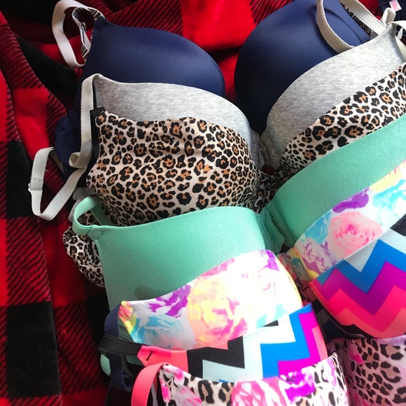 Victoria’s Secret bra bundle. Size 36D - Picture 2 of 6