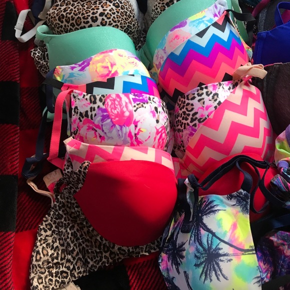 Victoria’s Secret bra bundle. Size 36D - Picture 3 of 6