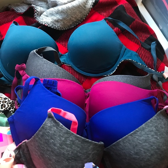 Victoria’s Secret bra bundle. Size 36D - Picture 4 of 6