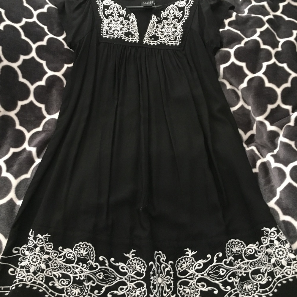 Black and white dress