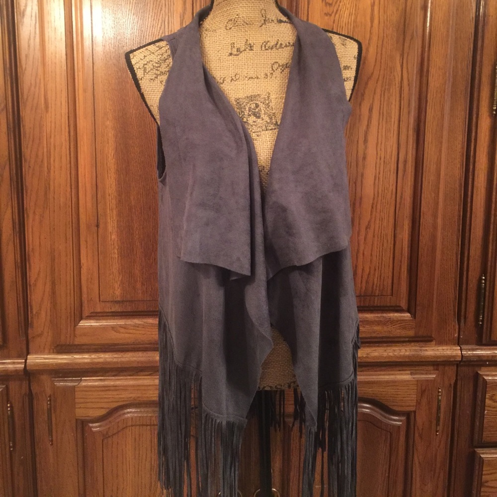 NWOT Do Everything In Love Fringed Vest