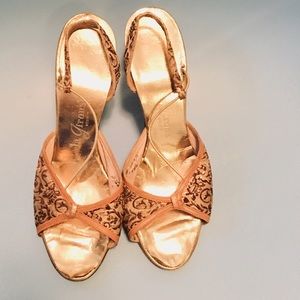 Classy Vintage Golden Damascene Heels